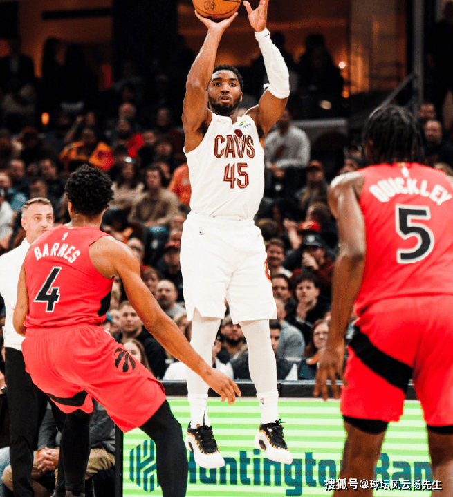 CBA季后赛今晨再迎强敌，多伦多猛龙单刀错失，主帅态度：媒体盛赞，更衣室氛围转暖的简单介绍